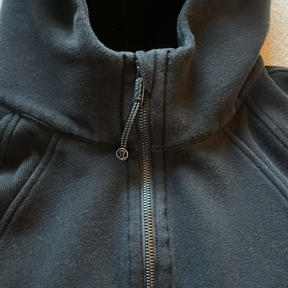 Lululemon cropped scuba hoodie - Picture 2 of 4